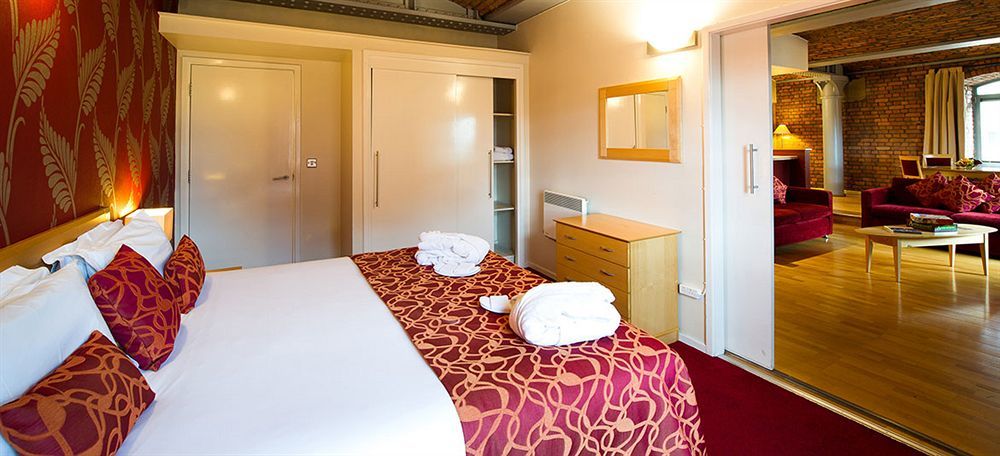 The Place Aparthotel Manchester Exterior photo