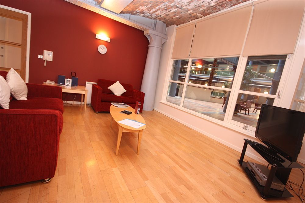 The Place Aparthotel Manchester Exterior photo