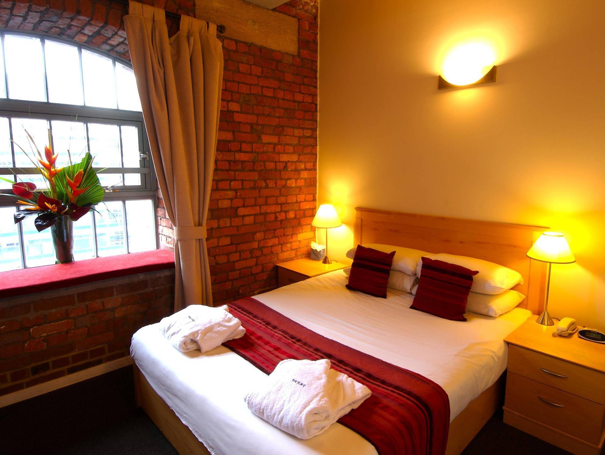 The Place Aparthotel Manchester Exterior photo